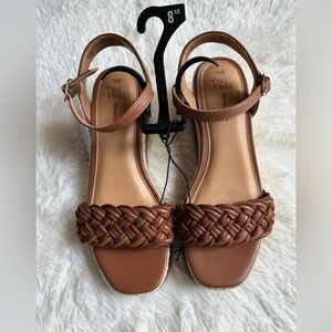 NWT Time and Tru memory foam braided wedge